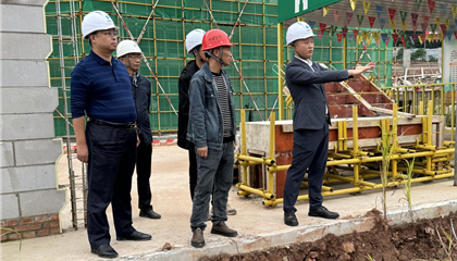 向誠(chéng)、石鎮(zhèn)槐暗訪(fǎng)工程項(xiàng)目建設(shè)和企業(yè)運(yùn)營(yíng)管理工作